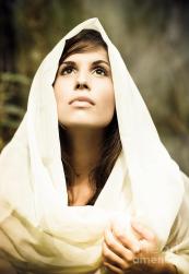 beautiful-angelic-woman-looking-to-the-heavens-joe-fox