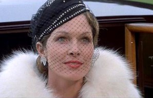 death-on-the-nile-lois-chiles