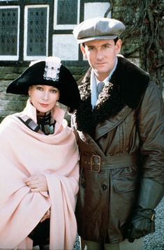 francesca-annis-web_jpg_235x611_q95