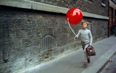 the-red-balloon-ballon-rouge-1956-boy-running-pascal-lamorisse-review