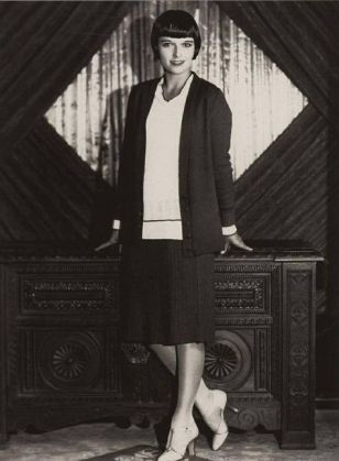 726281e0071783476d99510ca7ba37b8--louise-brooks-flapper-girls